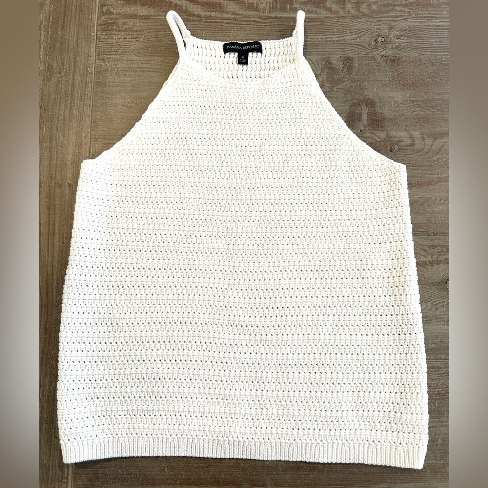 Banana Republic sleeveless sweater top size M